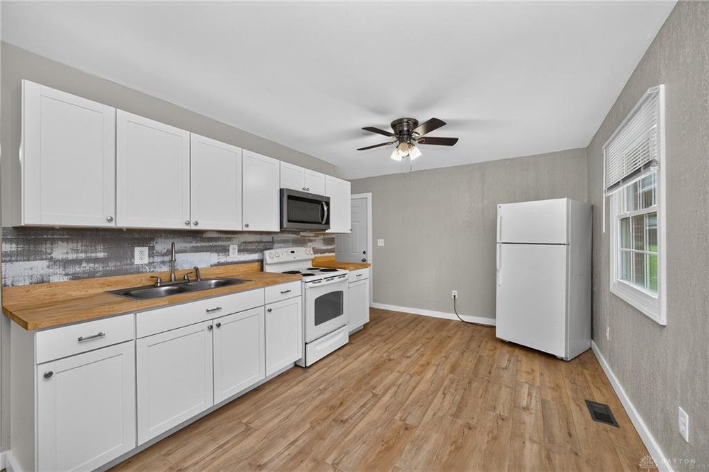 6240 Carmin Property Photo 6