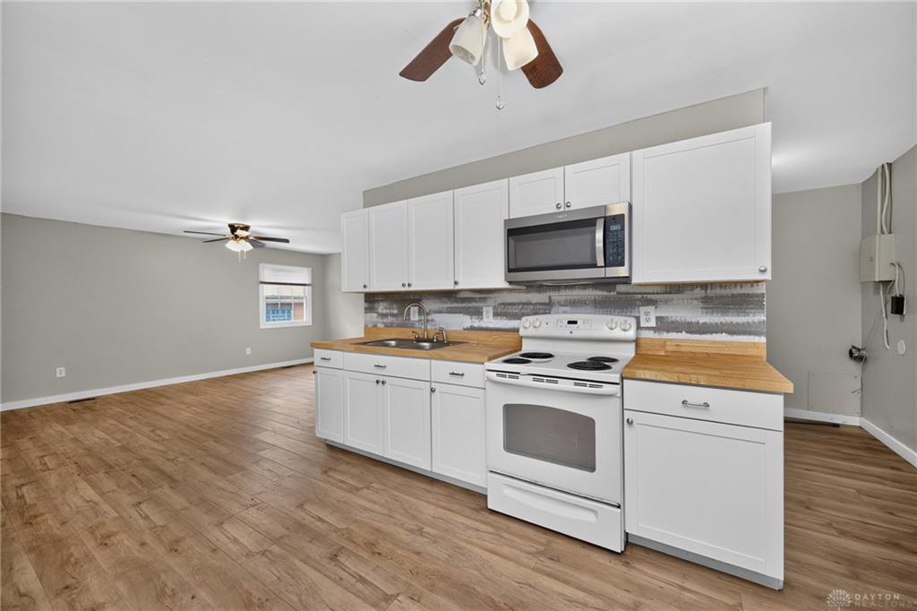6240 Carmin Property Photo 7