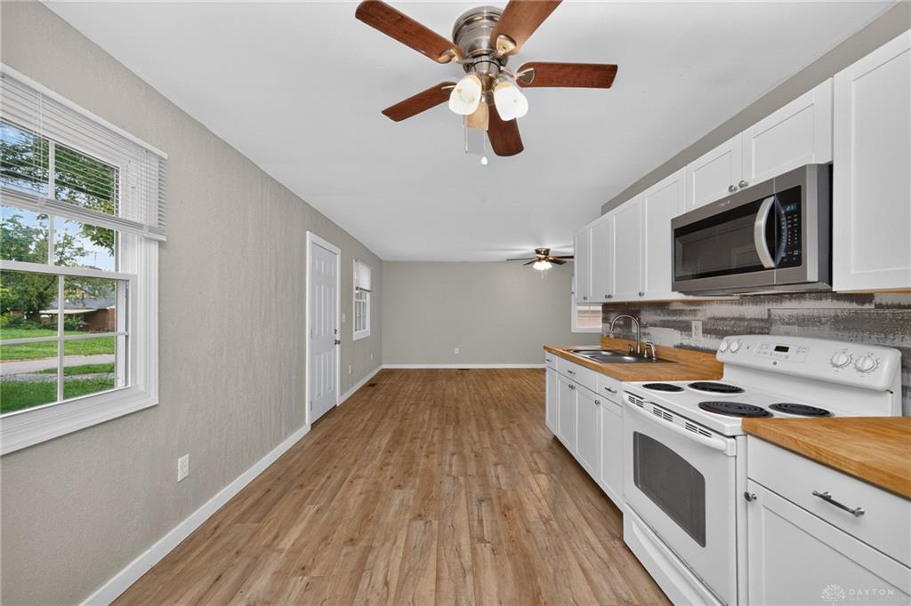 6240 Carmin Property Photo 9
