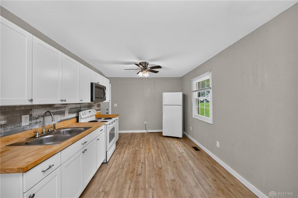 6240 Carmin Property Photo 10
