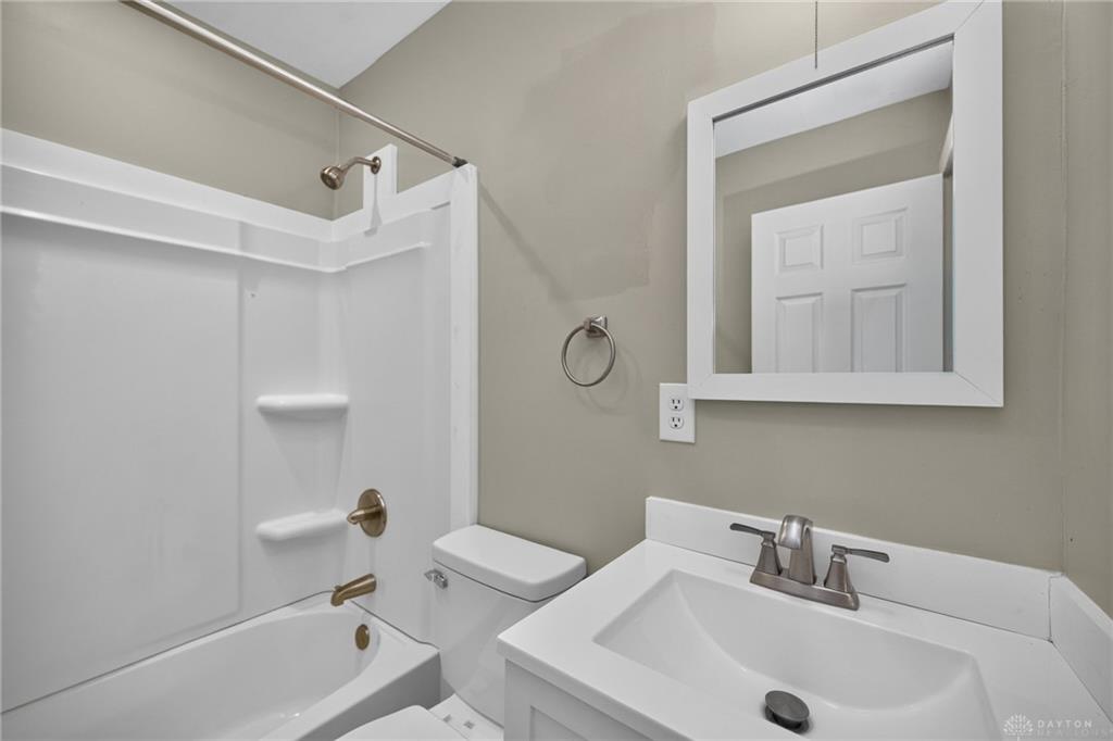 6240 Carmin Property Photo 13