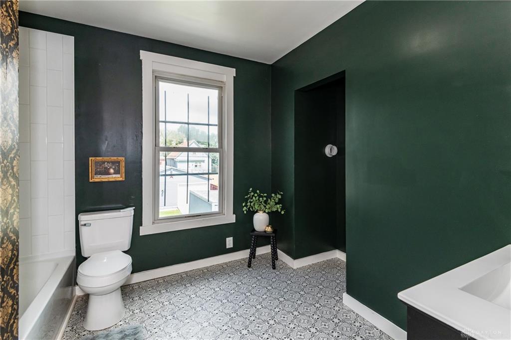 1925 E 4th Property Photo 38