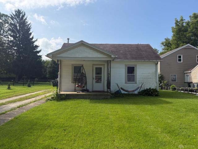27 E Poplar Property Photo 2