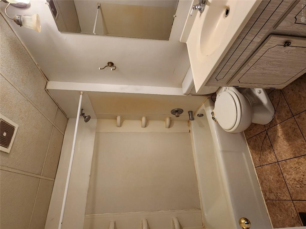699 Smith Property Photo 5