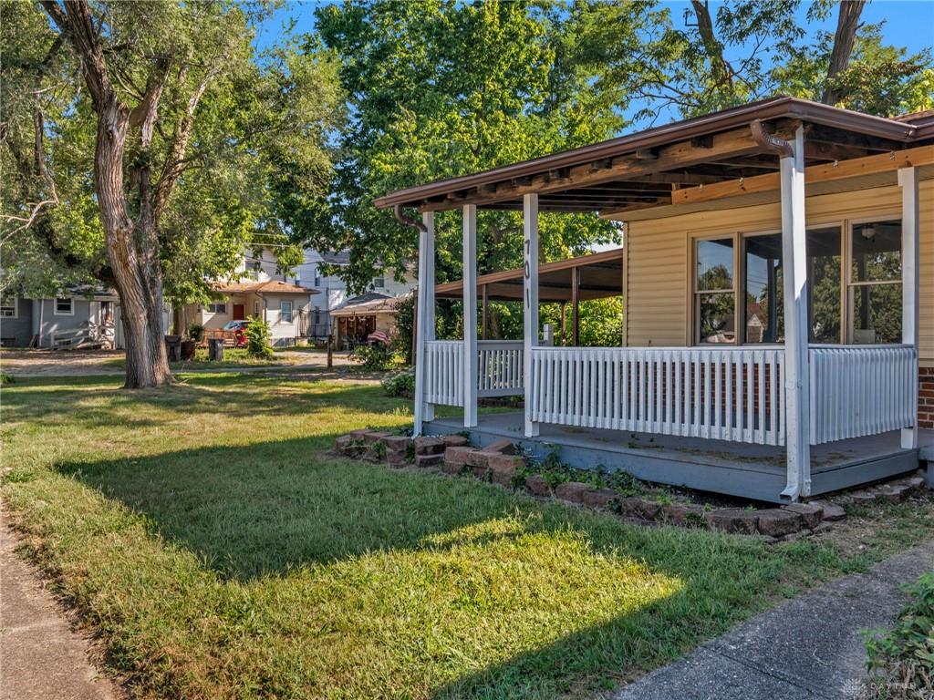 701 16th Property Photo 35