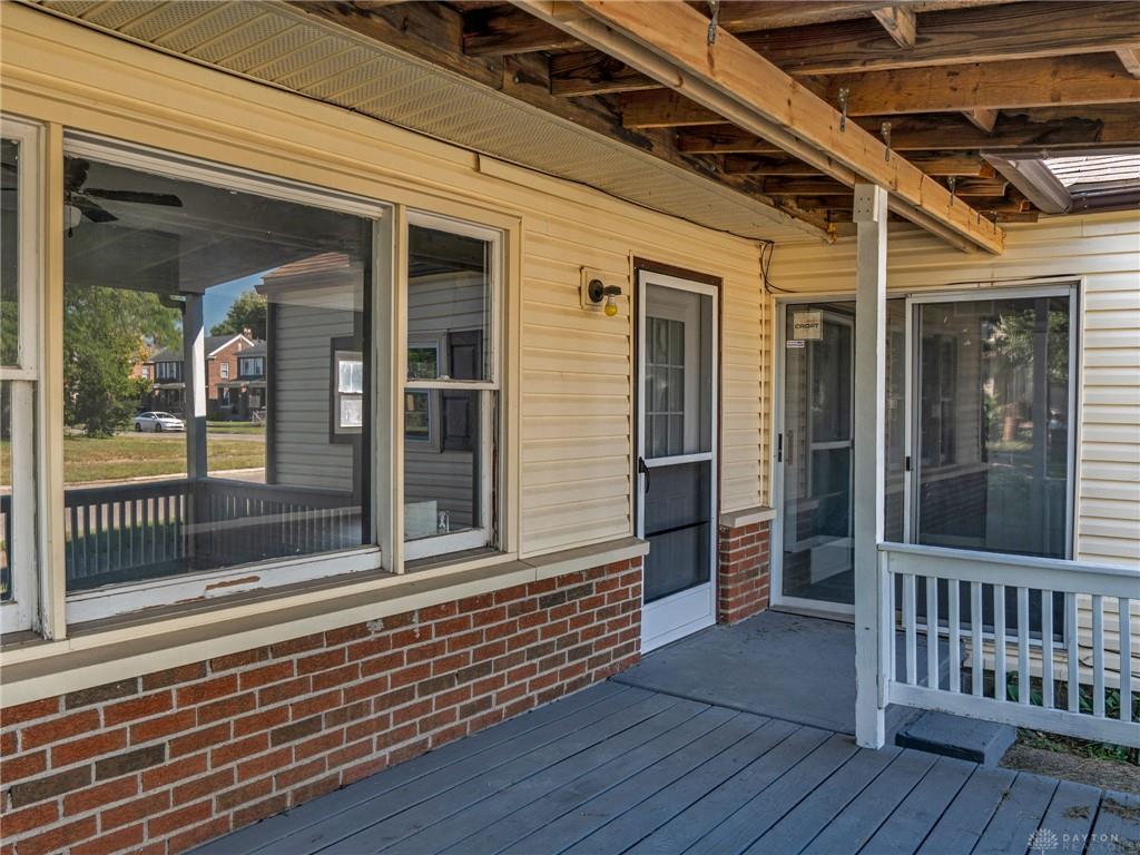 701 16th Property Photo 36