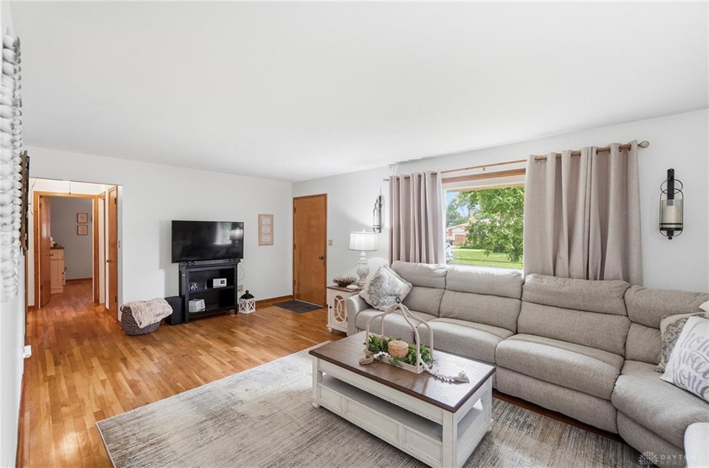 4749 Archmore Property Photo 4