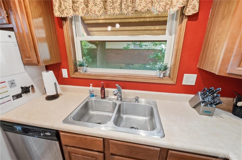 4749 Archmore Property Photo 13