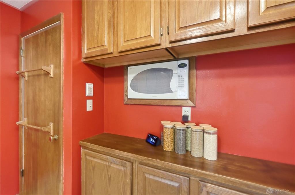 4749 Archmore Property Photo 14