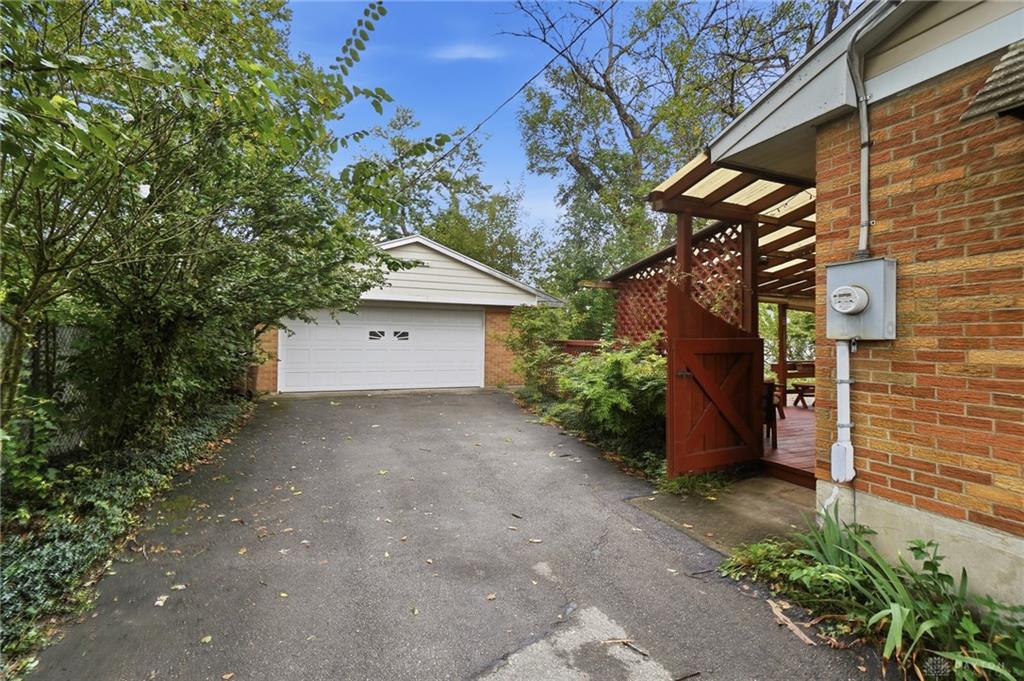 4749 Archmore Property Photo 49