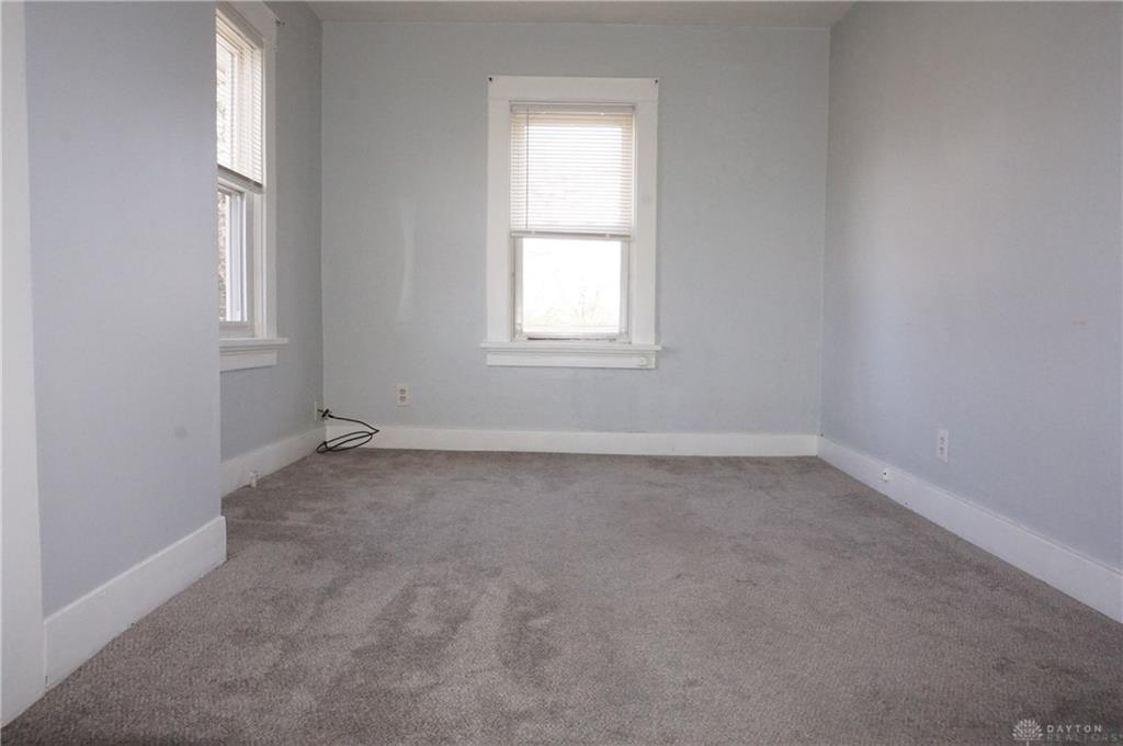 2801 Kenview B Property Photo 4