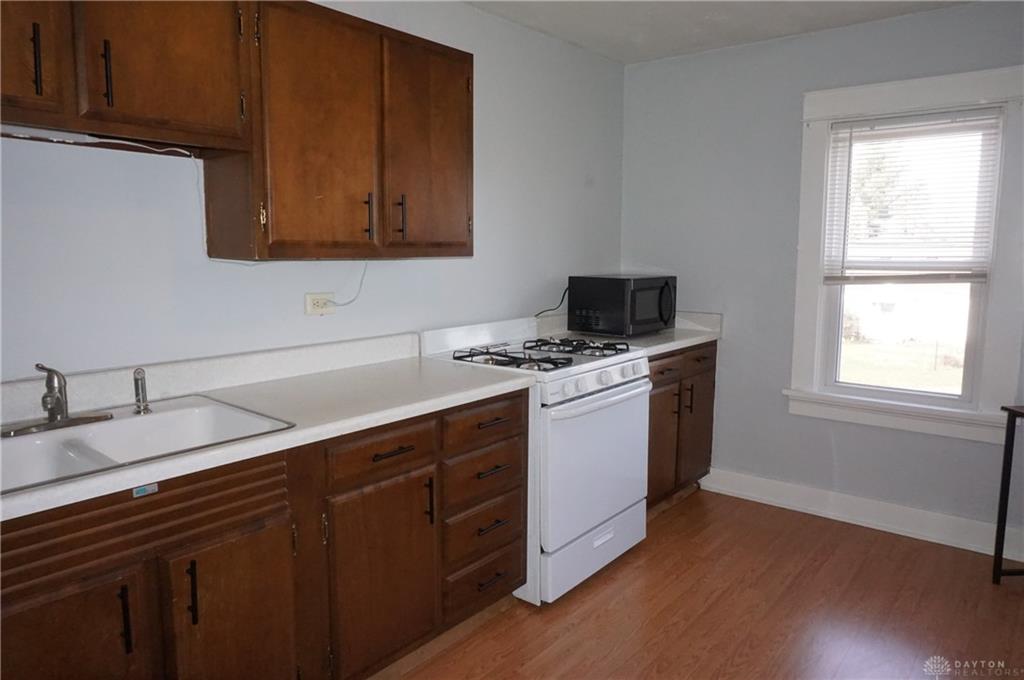 2801 Kenview B Property Photo 7