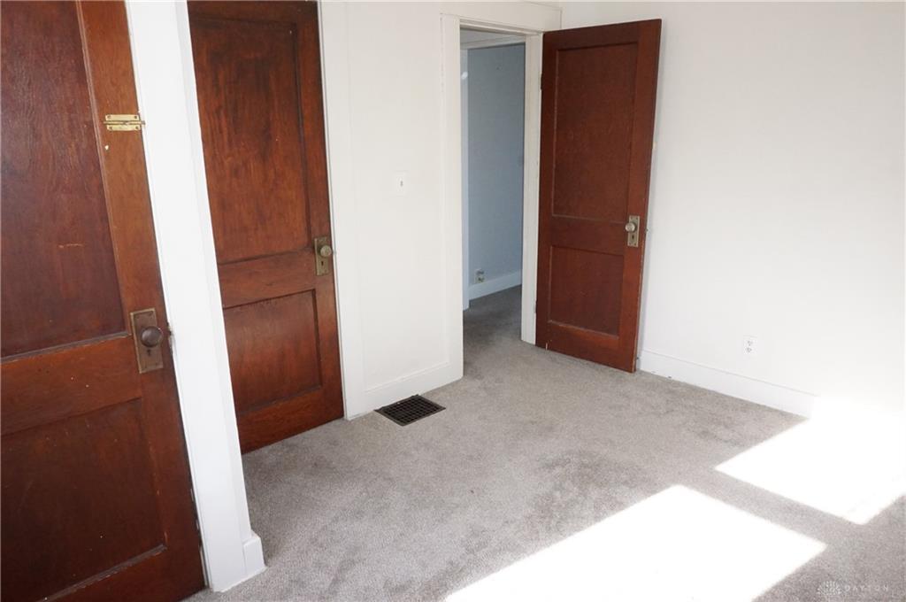 2801 Kenview B Property Photo 12