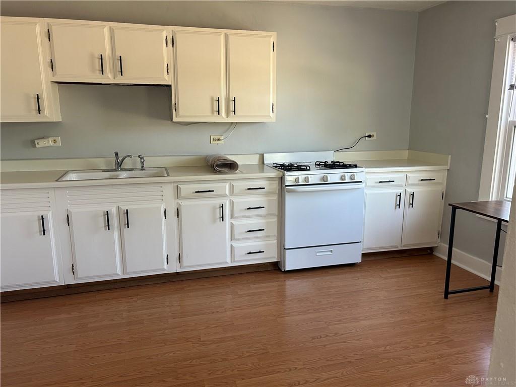 2801 Kenview B Property Photo 16