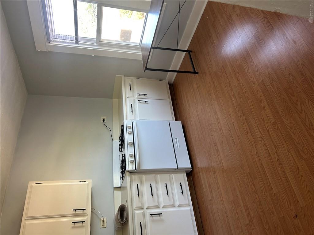 2801 Kenview B Property Photo 17