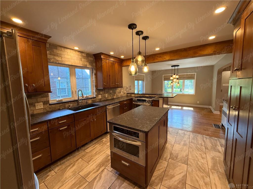 333 Thruston Property Photo 16
