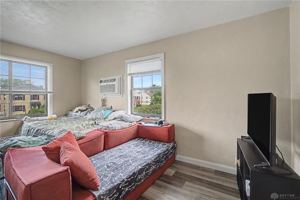 514 Wiltshire Property Photo 4
