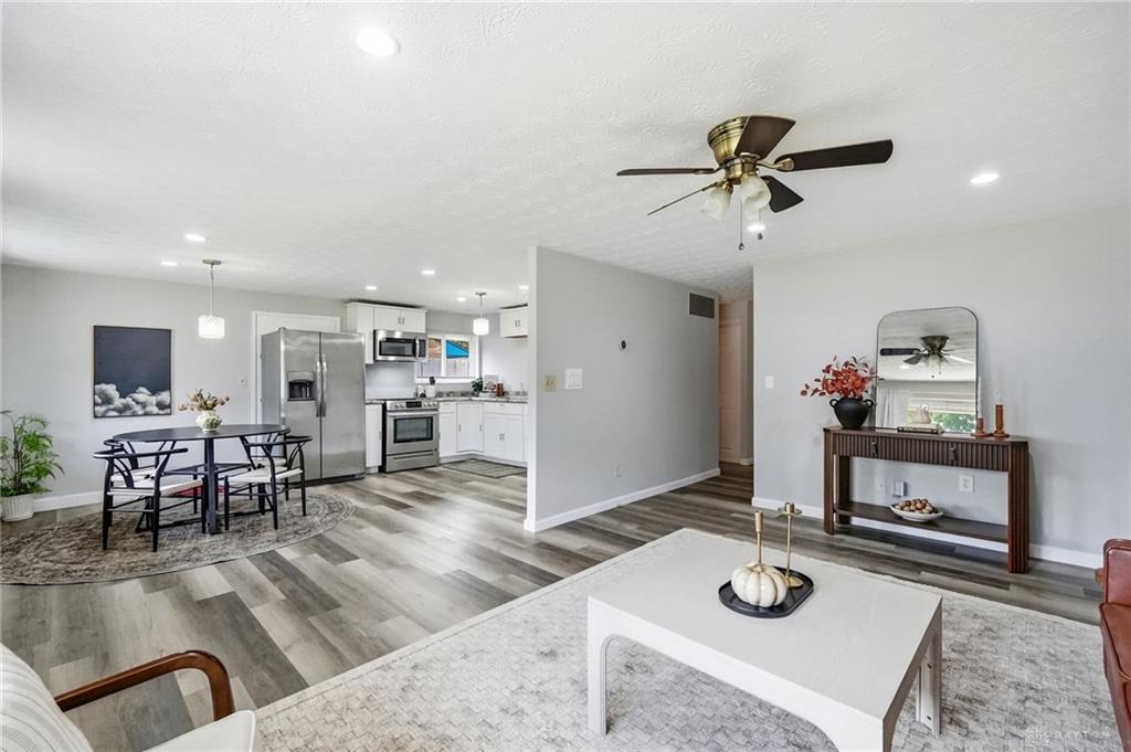 3659 Endover Property Photo 8