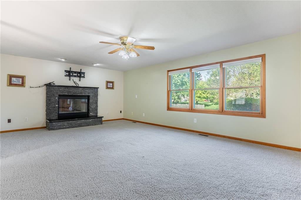 2895 Cobblestone Crossing Property Photo 6