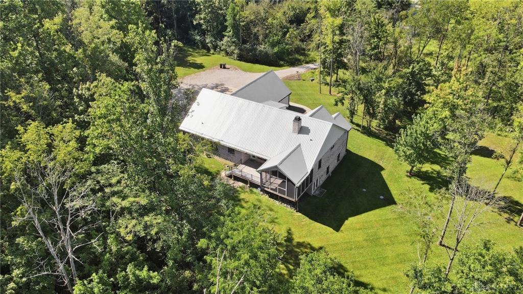 210 Blue Jay Property Photo 4