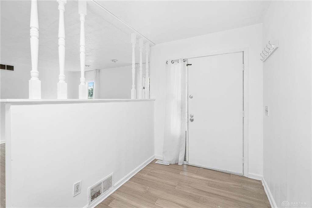 985 Saint Clair Property Photo 4