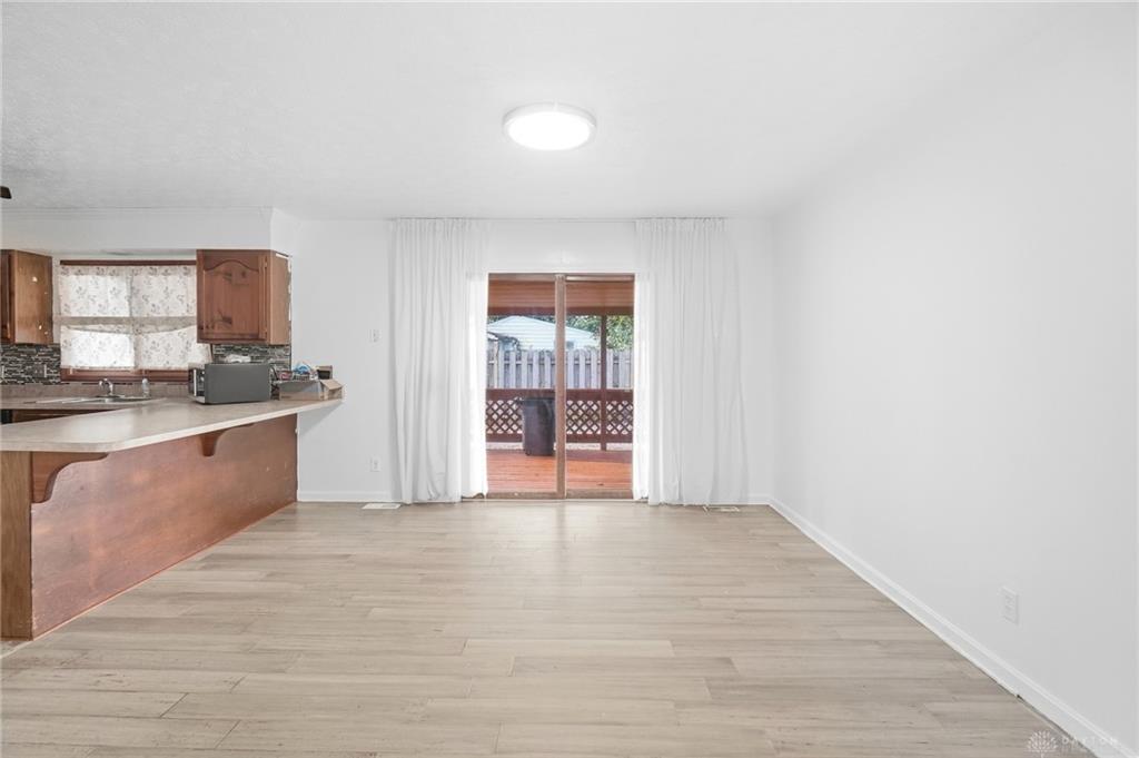985 Saint Clair Property Photo 8