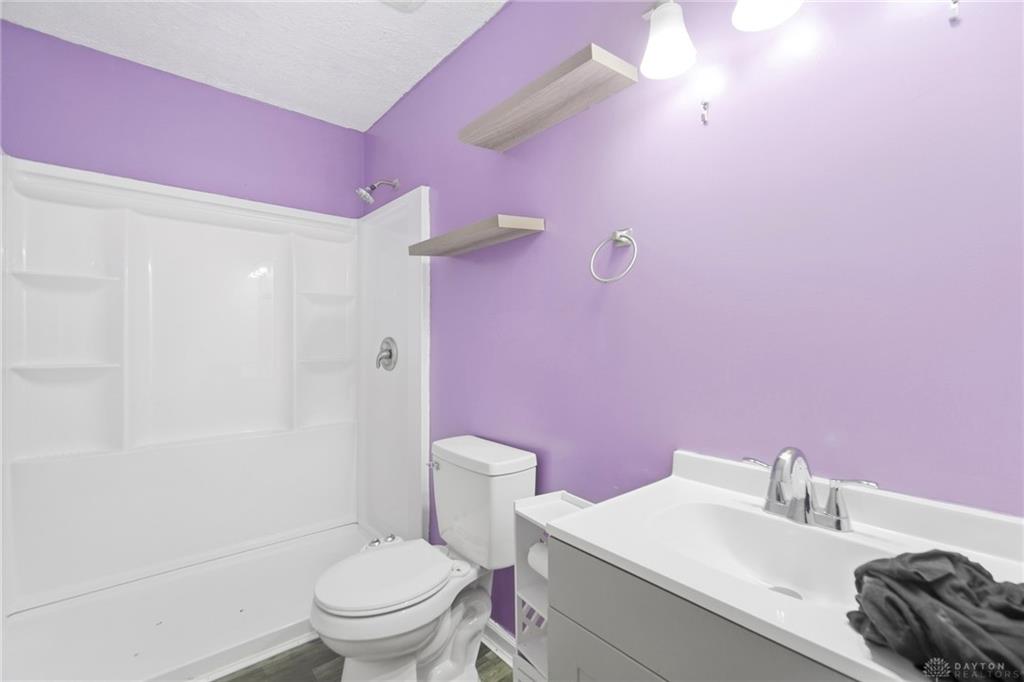 985 Saint Clair Property Photo 23