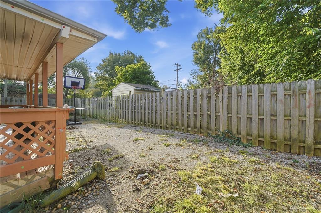 985 Saint Clair Property Photo 29
