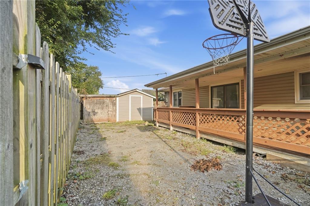 985 Saint Clair Property Photo 30