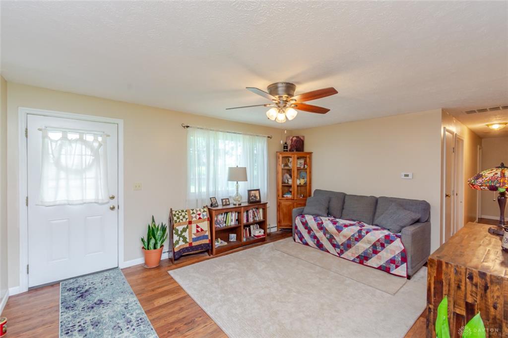 3370 Scheying Property Photo 5