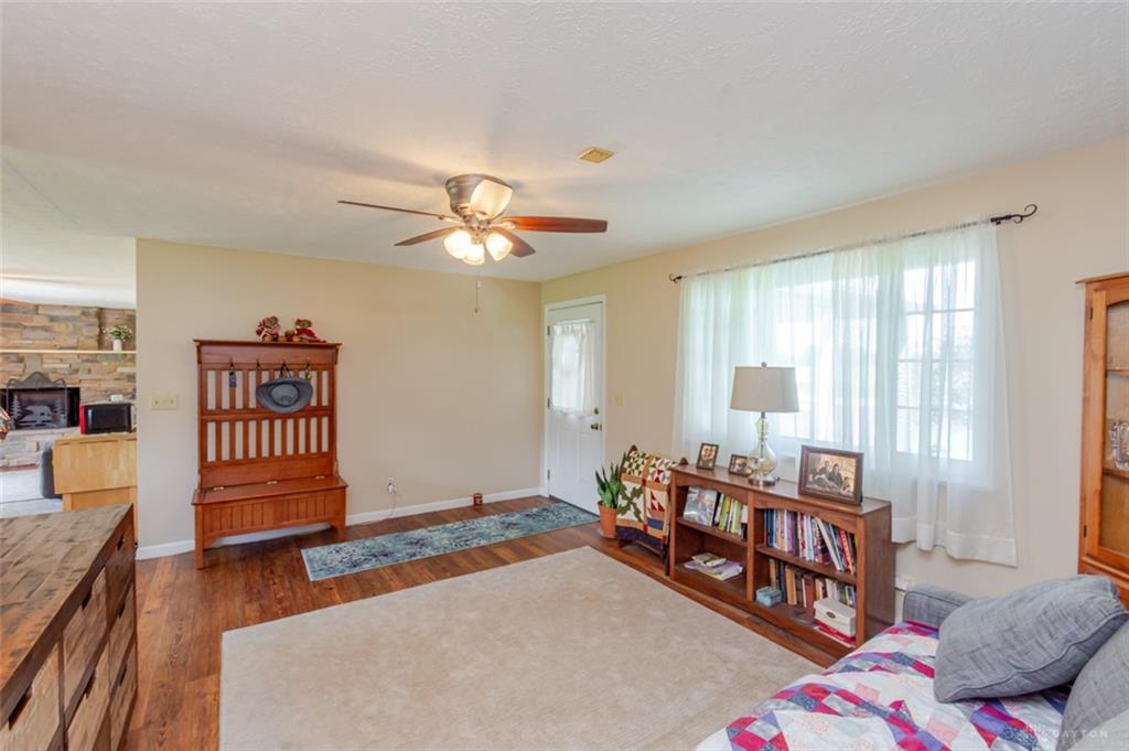 3370 Scheying Property Photo 6