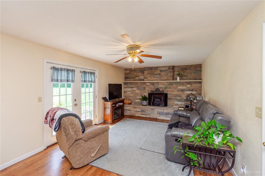 3370 Scheying Property Photo 7