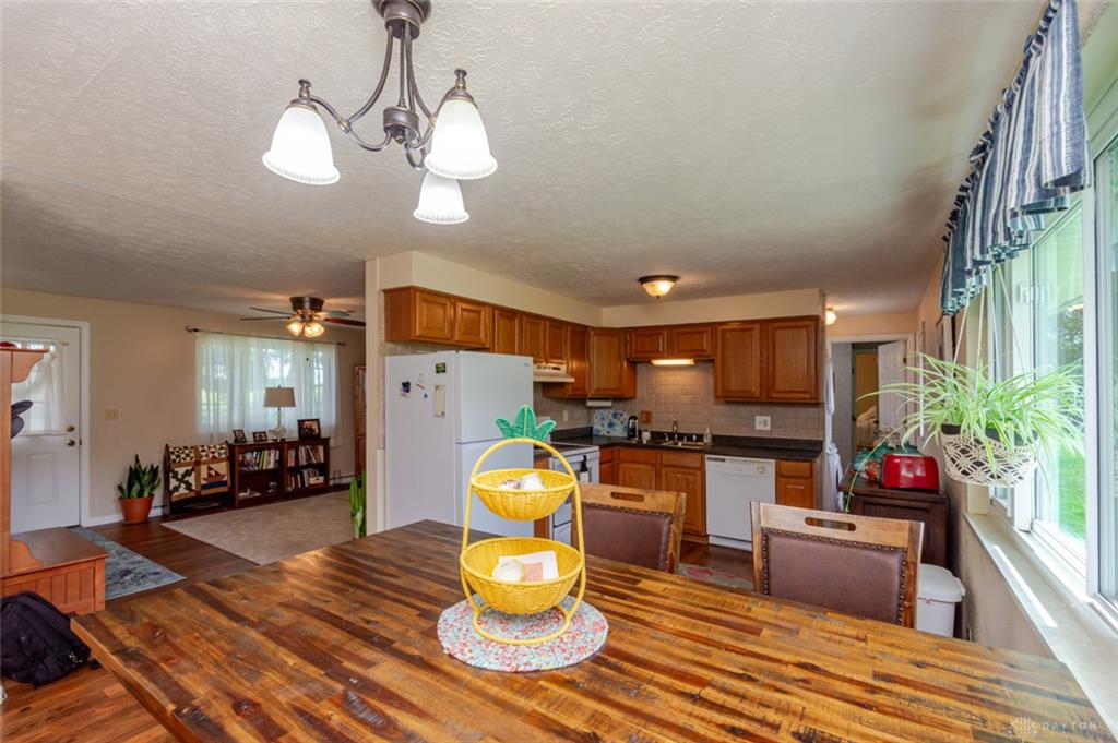 3370 Scheying Property Photo 11