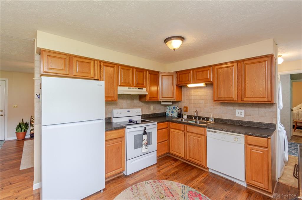 3370 Scheying Property Photo 12
