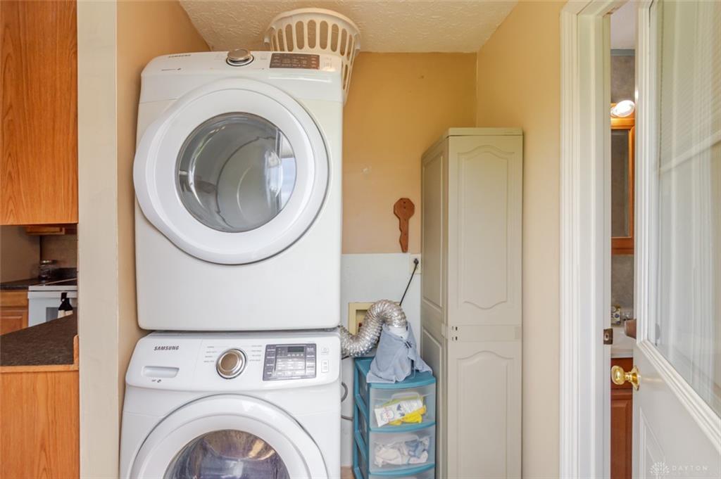 3370 Scheying Property Photo 14