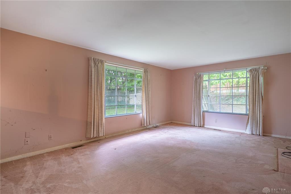 21 Lynn Rae Property Photo 2