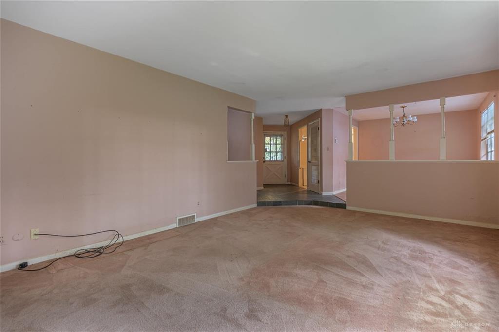 21 Lynn Rae Property Photo 3