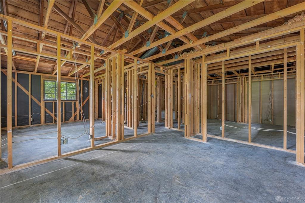 21 Lynn Rae Property Photo 19