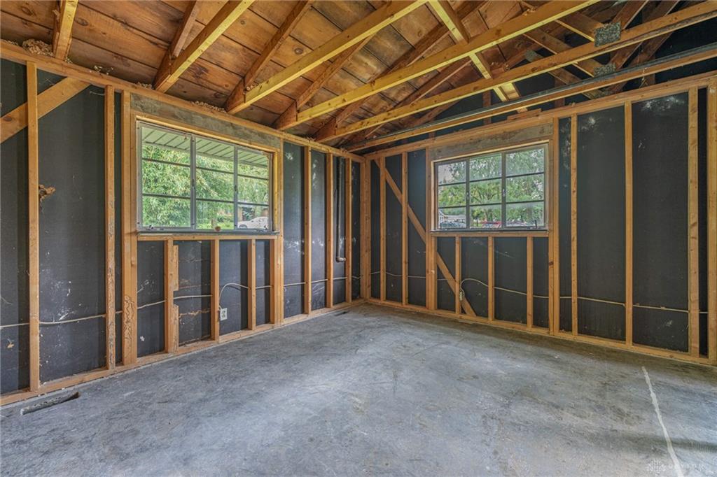 21 Lynn Rae Property Photo 20