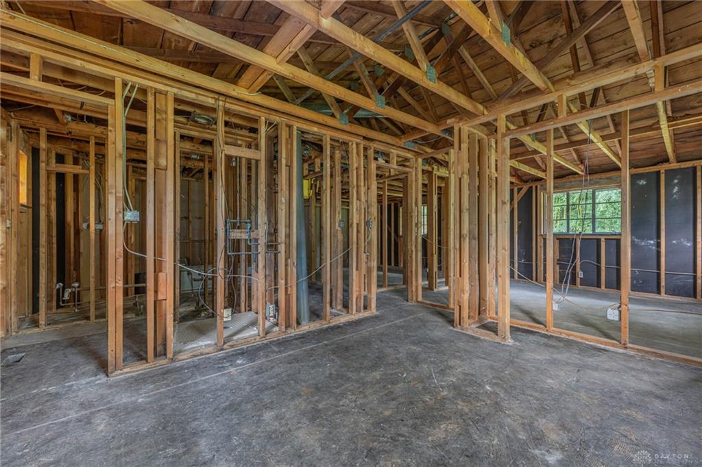 21 Lynn Rae Property Photo 22
