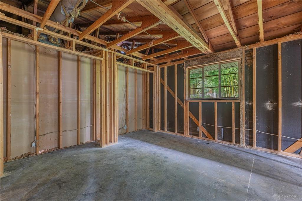 21 Lynn Rae Property Photo 23
