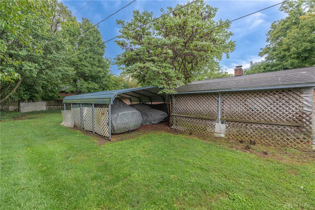 21 Lynn Rae Property Photo 27