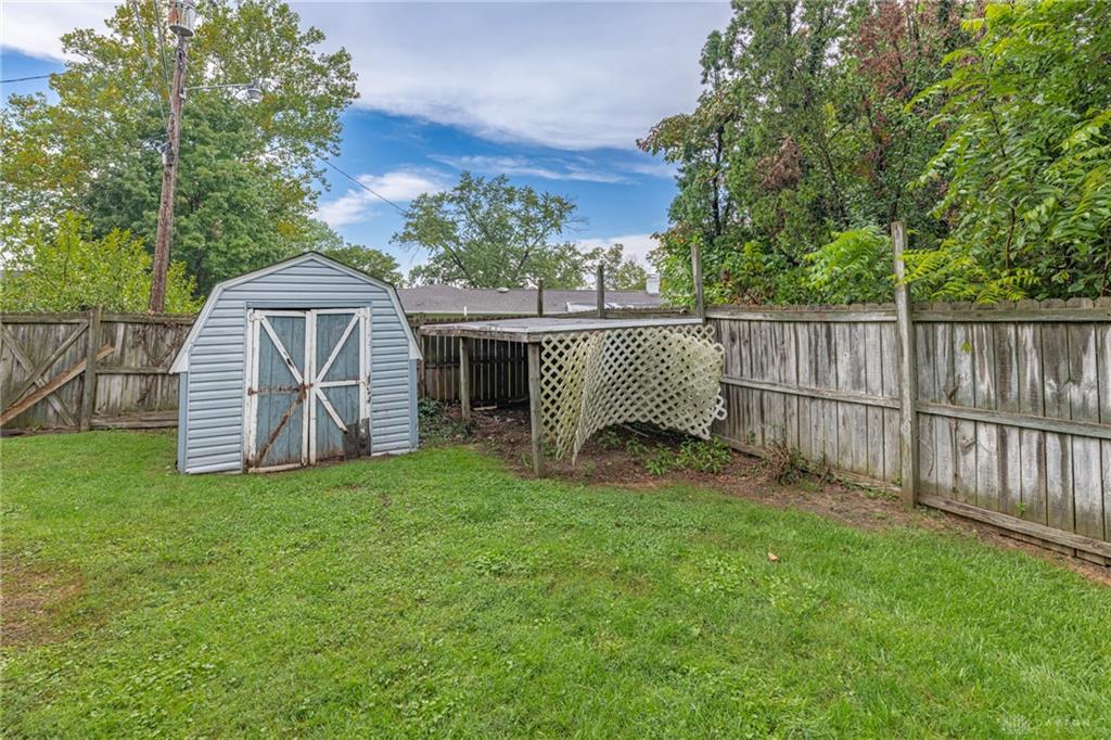 21 Lynn Rae Property Photo 28
