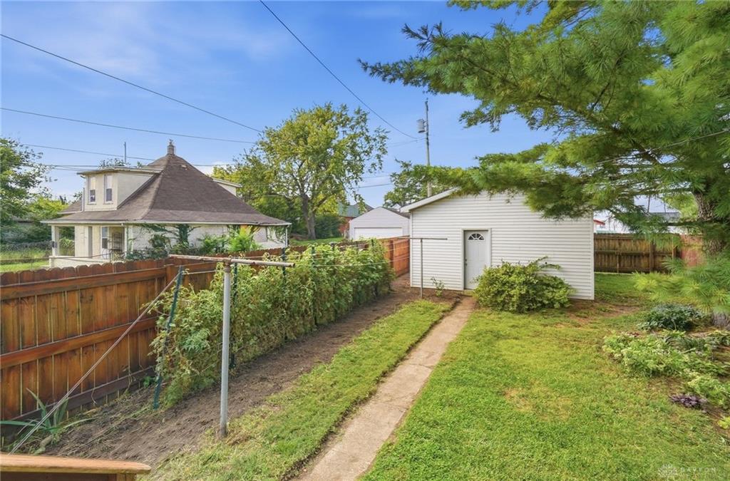 169 Alton Property Photo 37