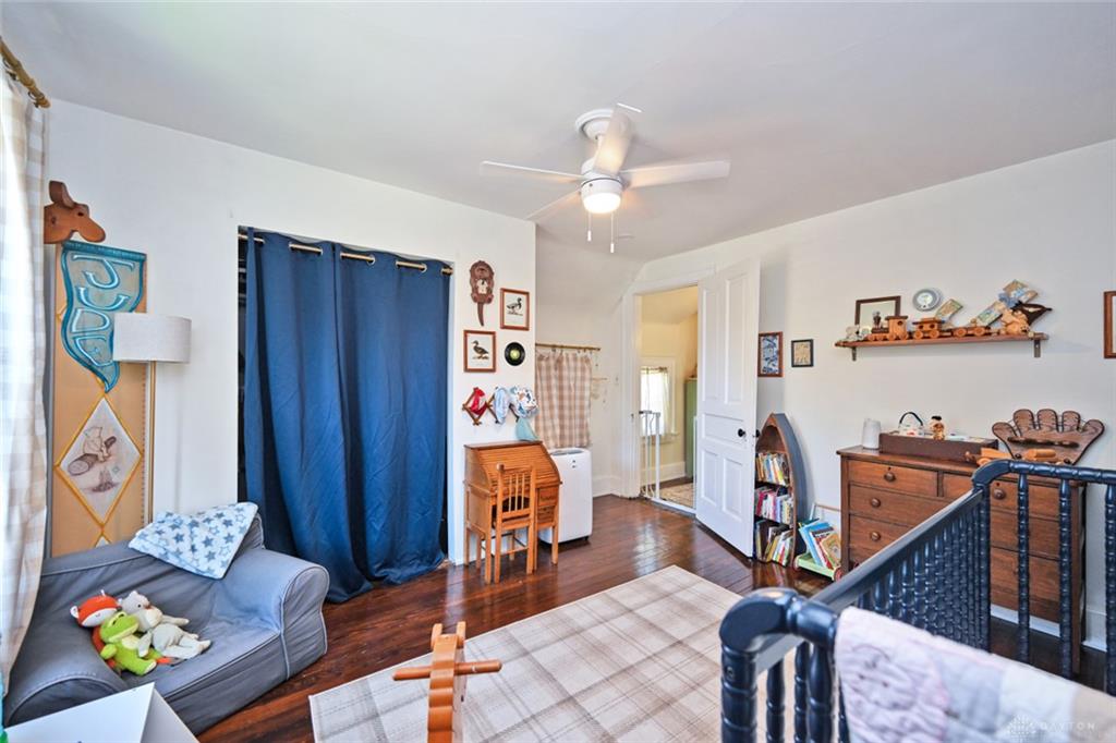 518 Linden Property Photo 32