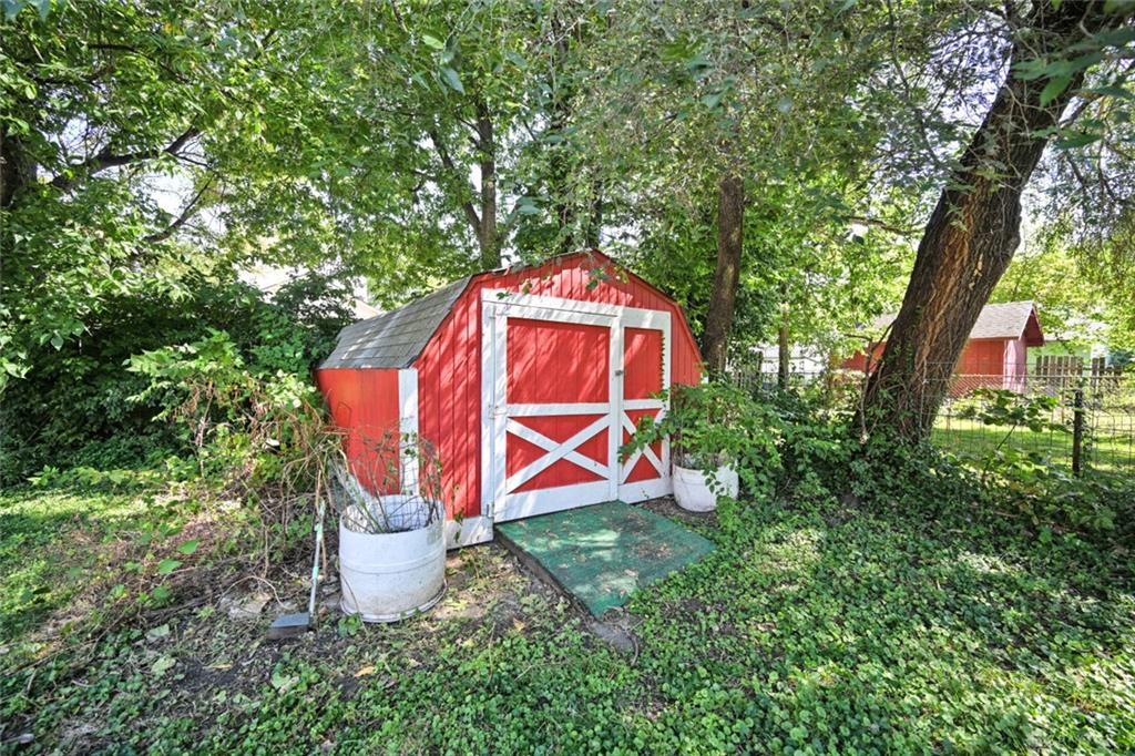 518 Linden Property Photo 40