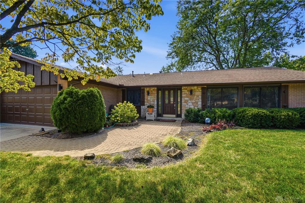 2276 E Rahn Property Photo 4