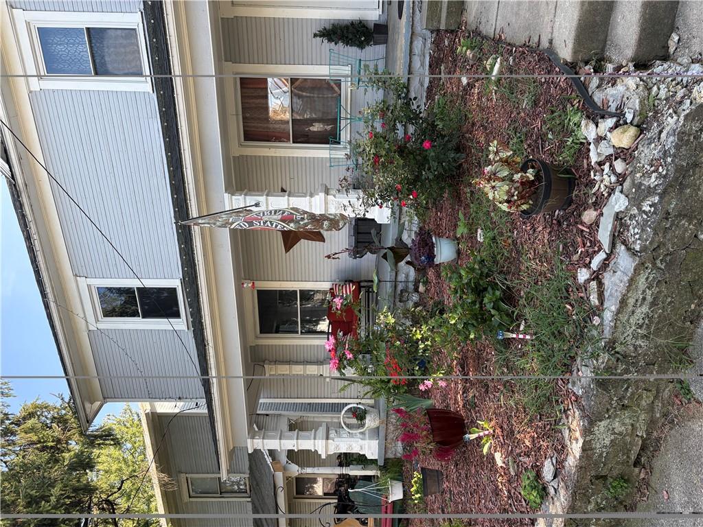 423 Sater Property Photo 1