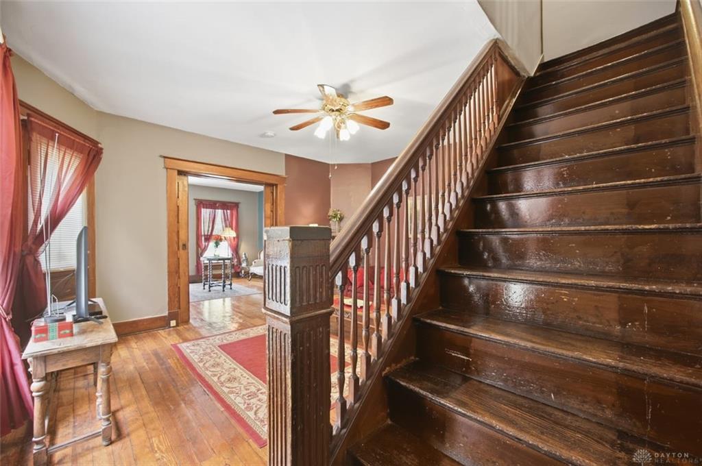 606 Oak Property Photo 4