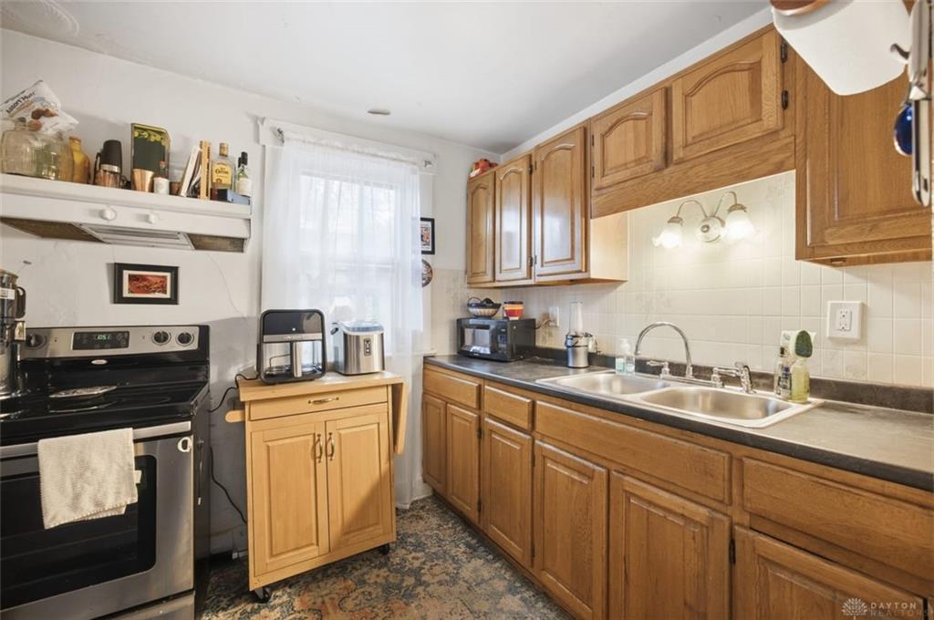 606 Oak Property Photo 8